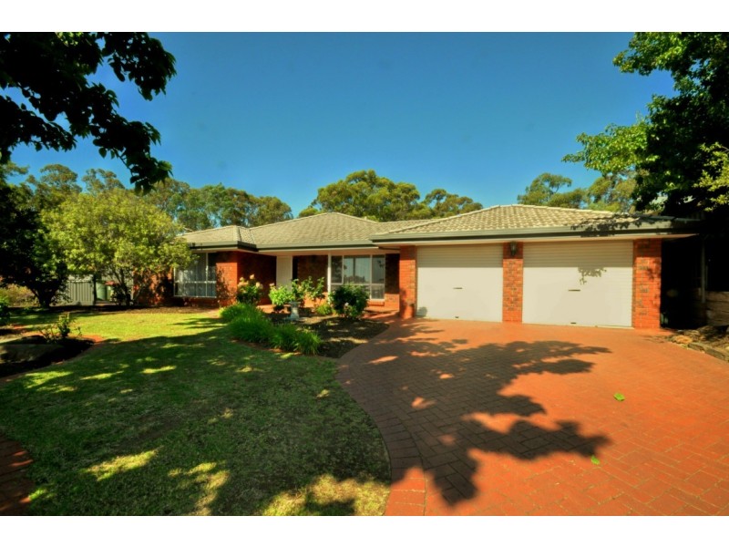 37 Horseshoe Drive, Woodcroft SA 5162