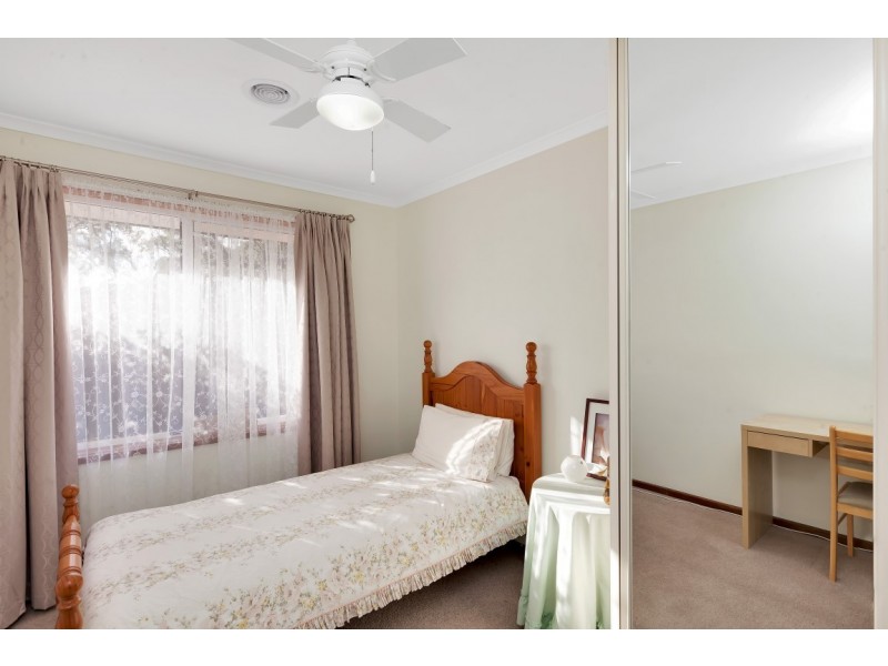 37 Horseshoe Drive, Woodcroft SA 5162