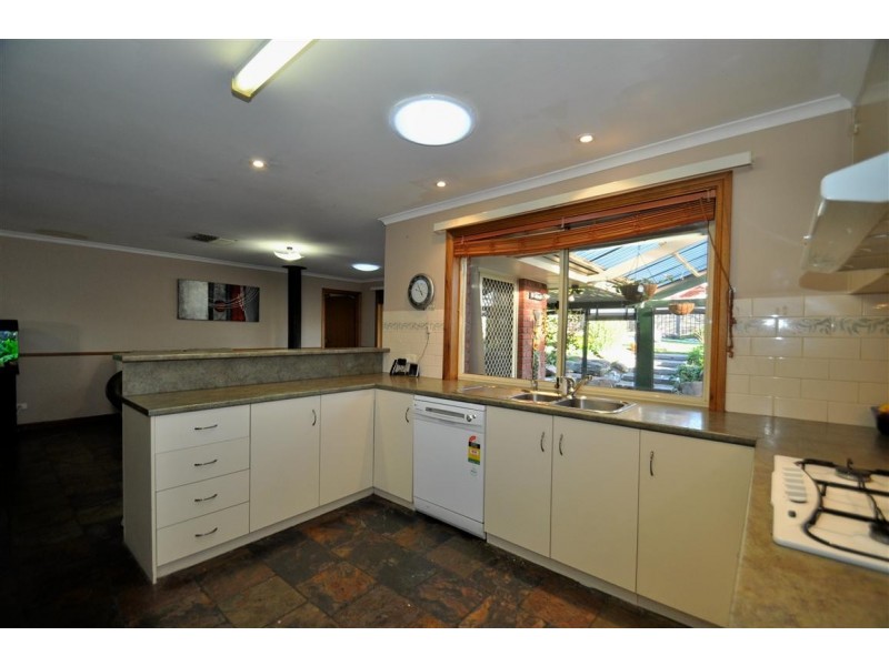 16 Headland Crescent, Woodcroft SA 5162