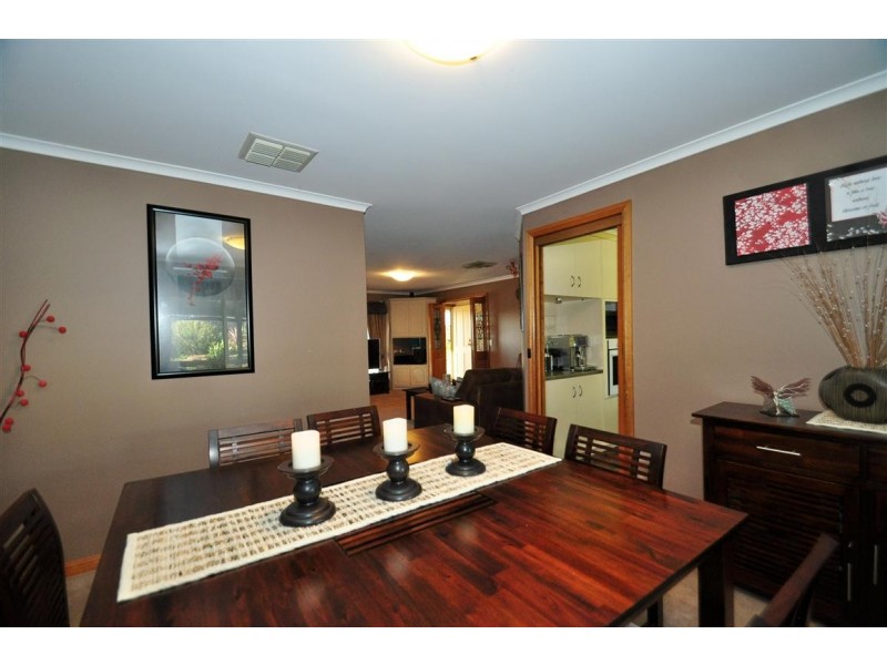 16 Headland Crescent, Woodcroft SA 5162