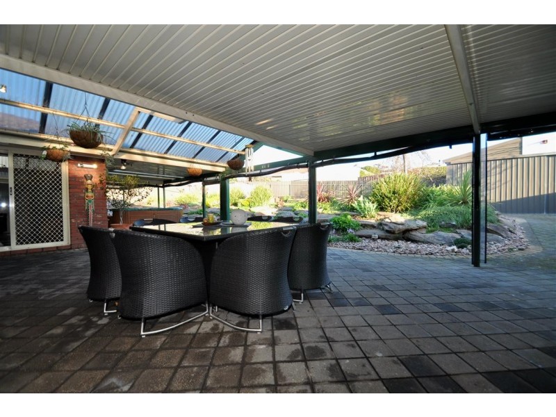 16 Headland Crescent, Woodcroft SA 5162