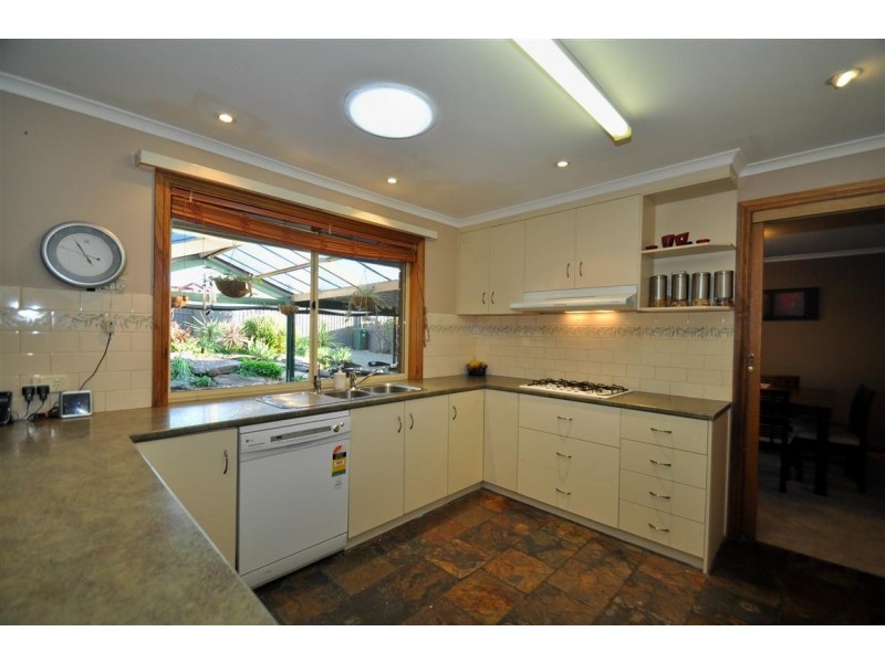 16 Headland Crescent, Woodcroft SA 5162