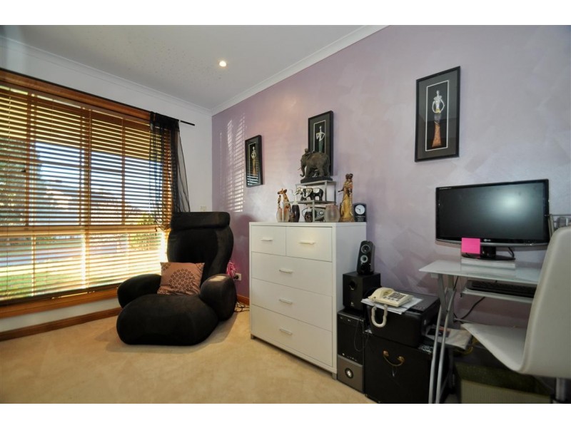 16 Headland Crescent, Woodcroft SA 5162