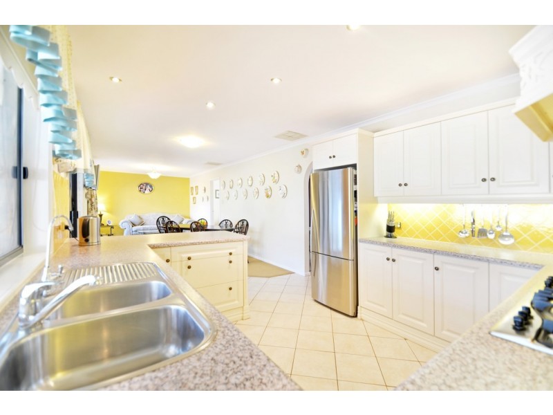 22 Excelsior Grove, Woodcroft SA 5162