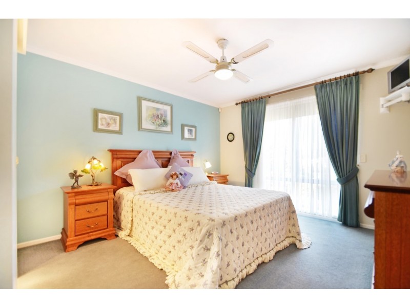 22 Excelsior Grove, Woodcroft SA 5162