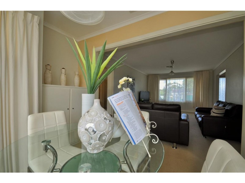 6 Lake Drive, Happy Valley SA 5159