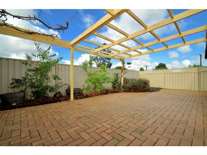 6 Lake Drive, Happy Valley SA 5159