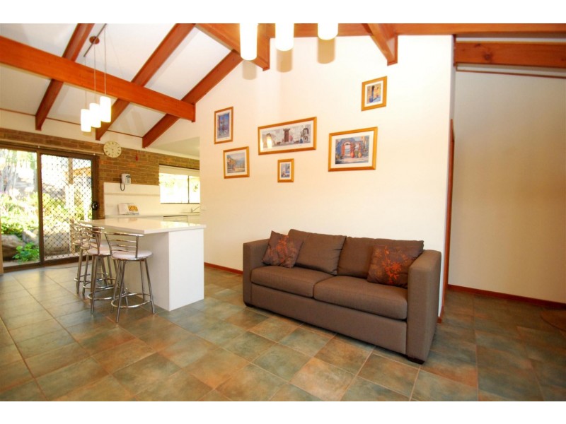 2 Zeevalk Avenue, Hallett Cove SA 5158