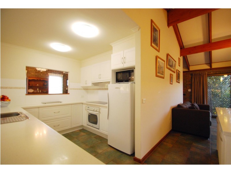 2 Zeevalk Avenue, Hallett Cove SA 5158