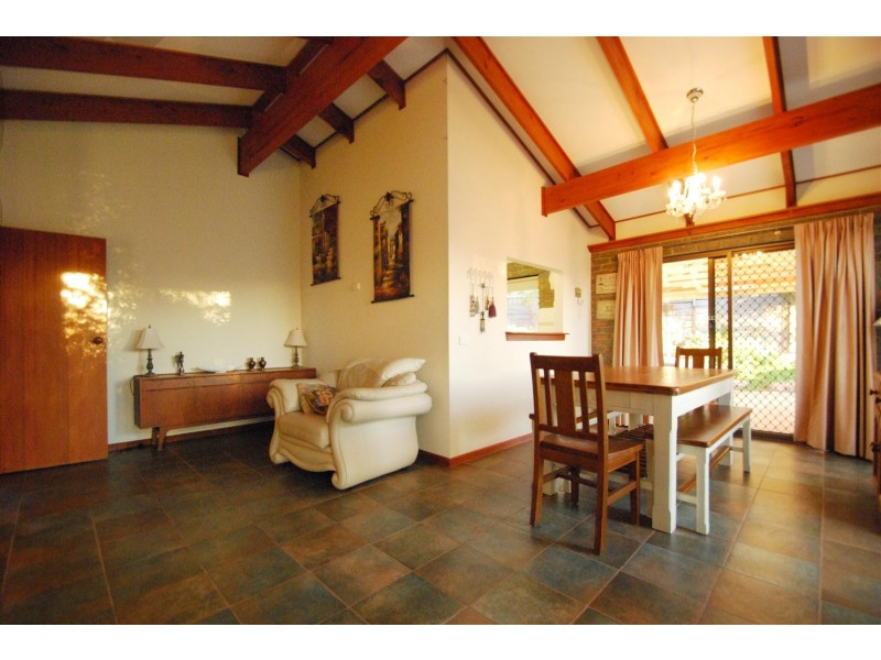 2 Zeevalk Avenue, Hallett Cove SA 5158