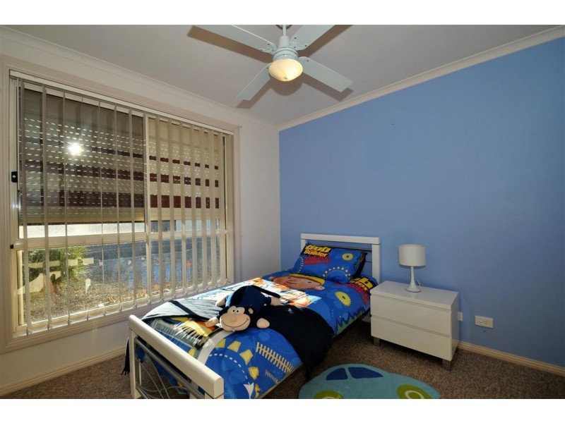 4 Lyle Street, Morphett Vale SA 5162