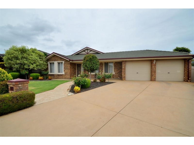 8 Perin Avenue, Woodcroft SA 5162