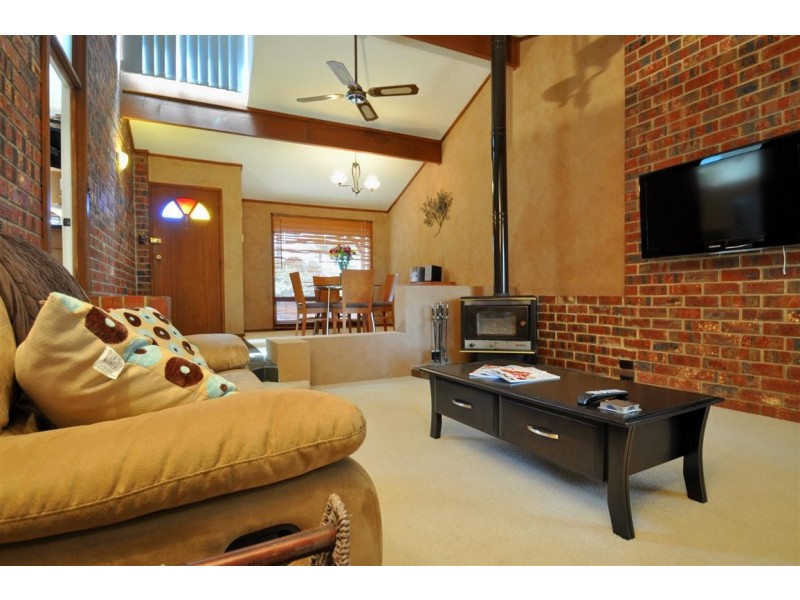 18 Dianne Street, Happy Valley SA 5159