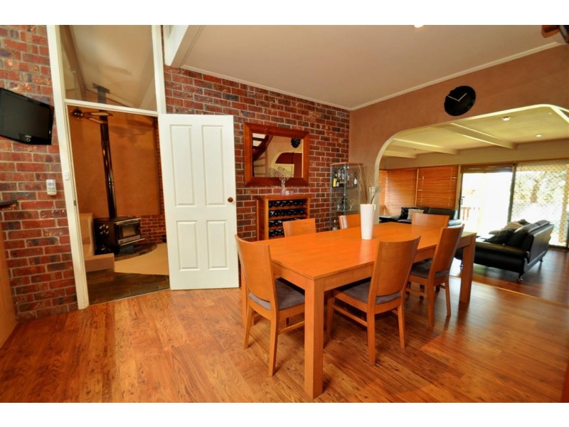 18 Dianne Street, Happy Valley SA 5159