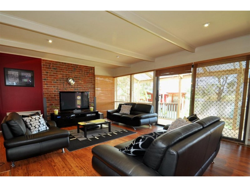 18 Dianne Street, Happy Valley SA 5159