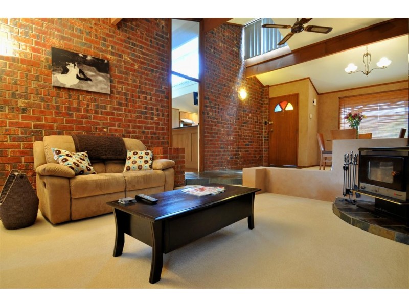 18 Dianne Street, Happy Valley SA 5159