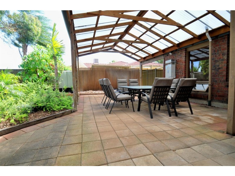 18 Dianne Street, Happy Valley SA 5159