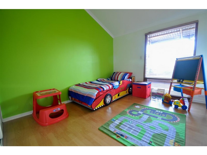 18 Dianne Street, Happy Valley SA 5159