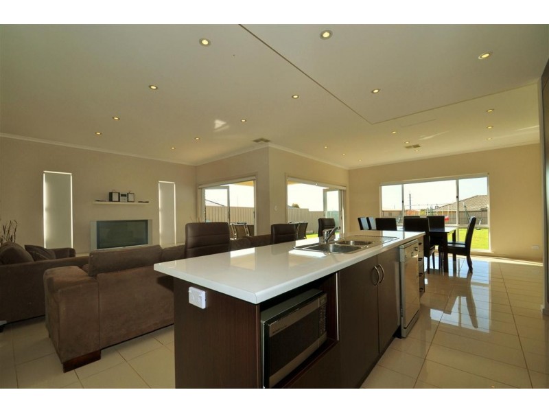 20A Morningside Drive, Woodcroft SA 5162