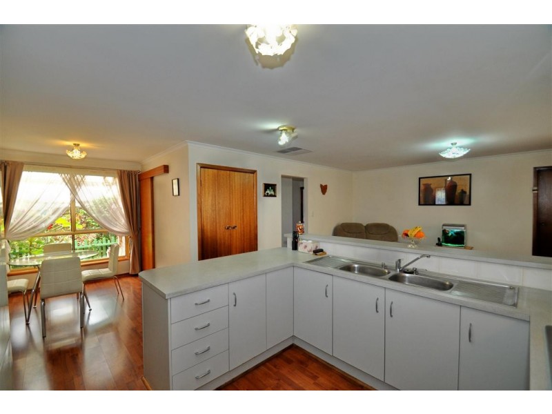 12 Rosina Street, Woodcroft SA 5162