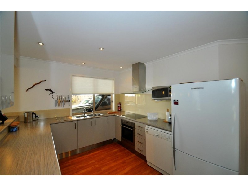 2 Hollyoaks Court, Happy Valley SA 5159