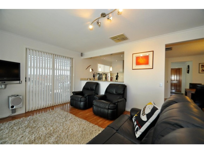 2 Hollyoaks Court, Happy Valley SA 5159