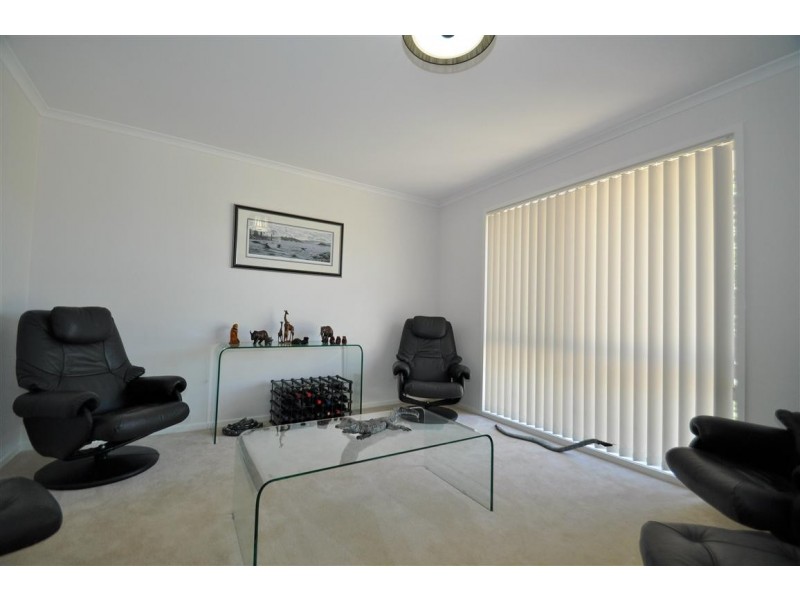 2 Hollyoaks Court, Happy Valley SA 5159