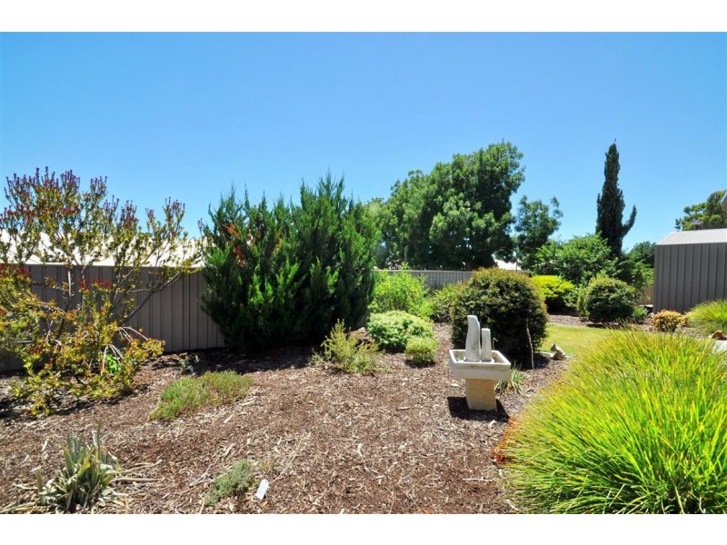 2 Hollyoaks Court, Happy Valley SA 5159