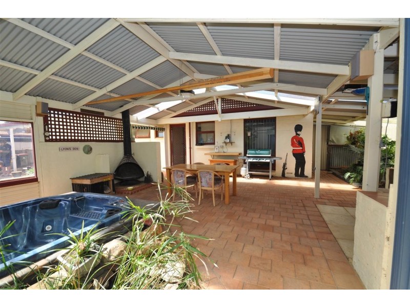 25 Albany Avenue, Port Noarlunga South SA 5167