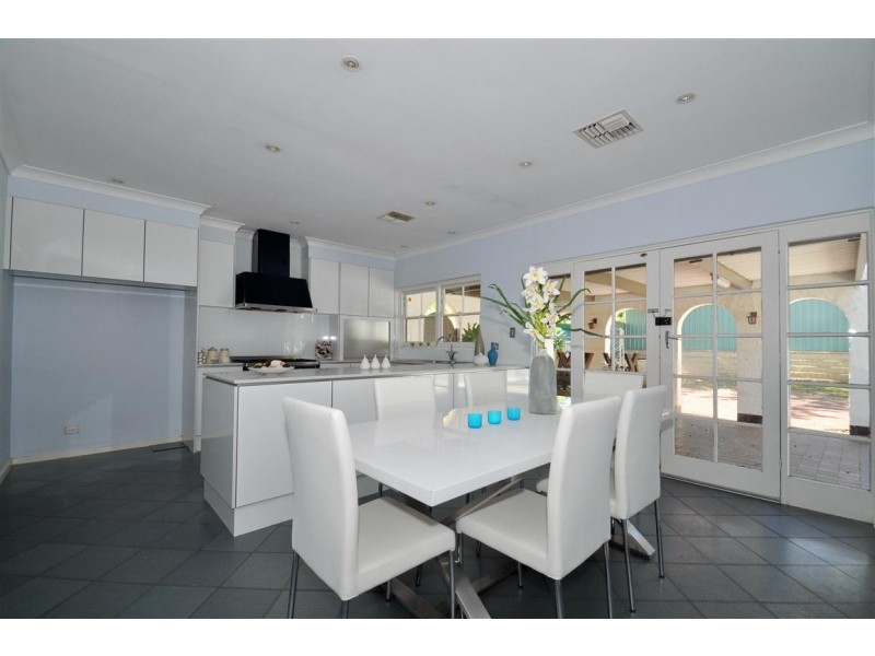 21 Vynland Drive, Flagstaff Hill SA 5159