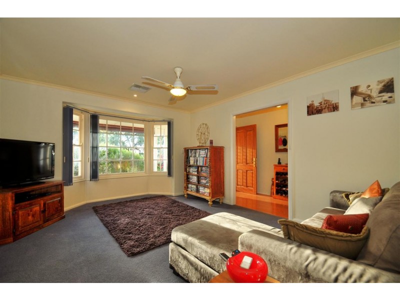15 Glenburnie Street, Happy Valley SA 5159