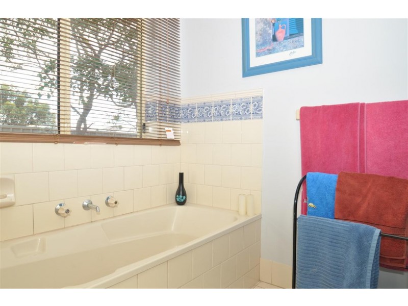 32 Barbados Drive, Seaford Rise SA 5169