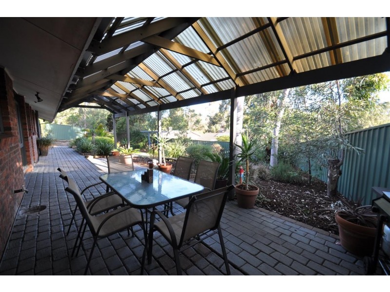 6 Vine Crescent, Happy Valley SA 5159