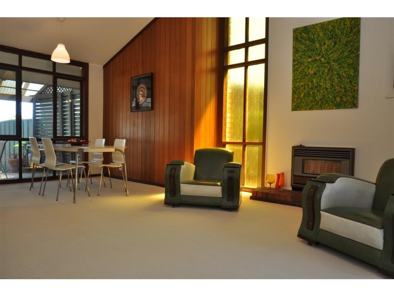 6 Vine Crescent, Happy Valley SA 5159