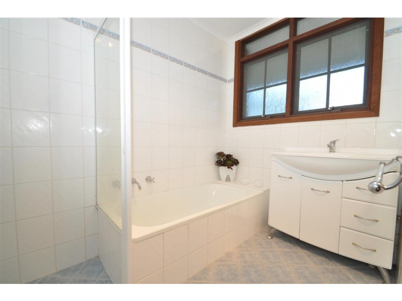 6 Vine Crescent, Happy Valley SA 5159