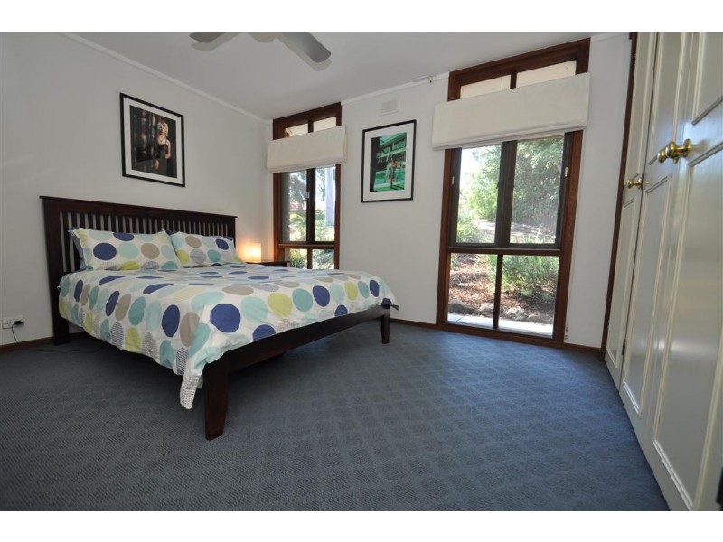 6 Vine Crescent, Happy Valley SA 5159