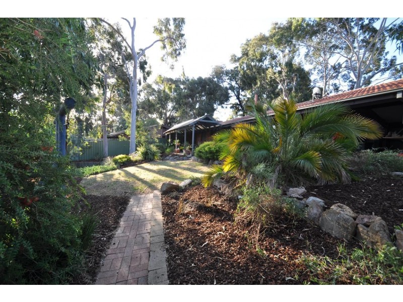 6 Vine Crescent, Happy Valley SA 5159
