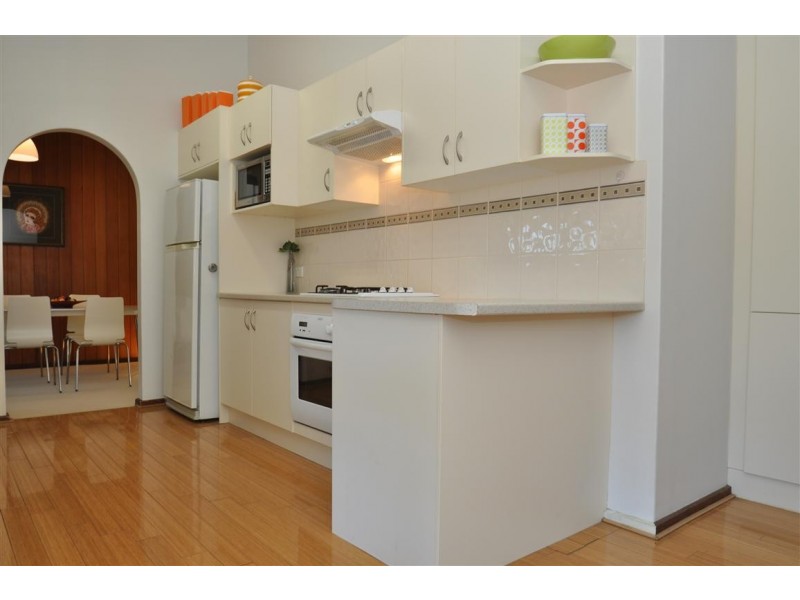 6 Vine Crescent, Happy Valley SA 5159