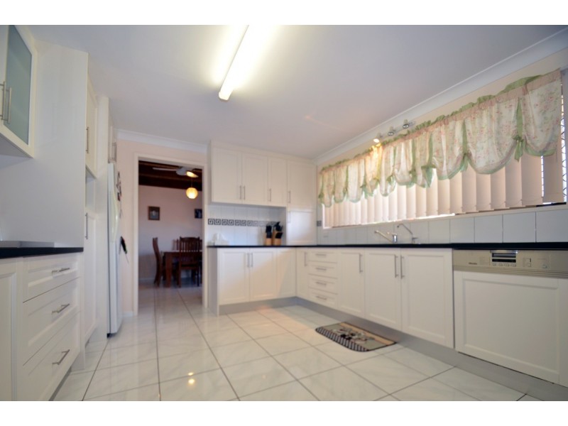 23 Trelawney Crescent, Huntfield Heights SA 5163