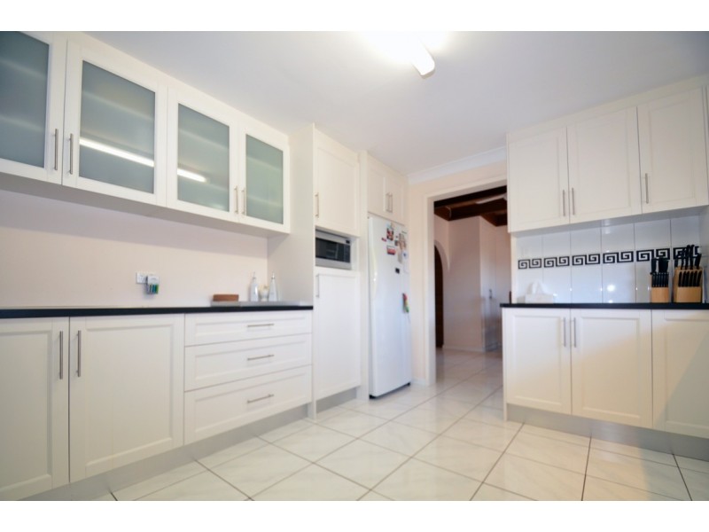 23 Trelawney Crescent, Huntfield Heights SA 5163