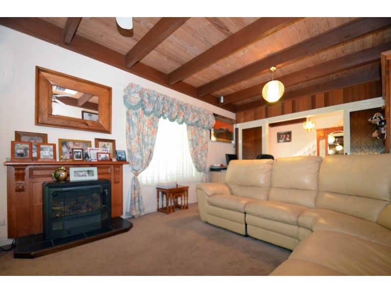 23 Trelawney Crescent, Huntfield Heights SA 5163