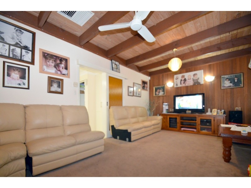 23 Trelawney Crescent, Huntfield Heights SA 5163