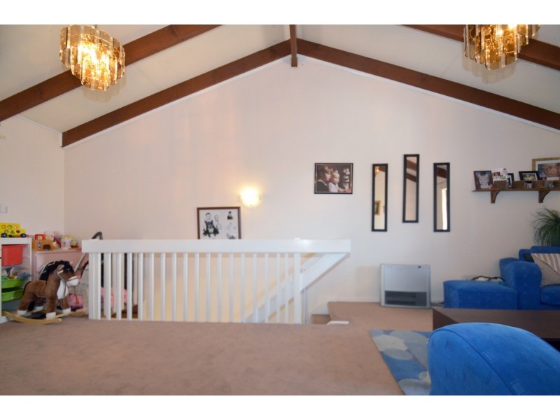 23 Trelawney Crescent, Huntfield Heights SA 5163