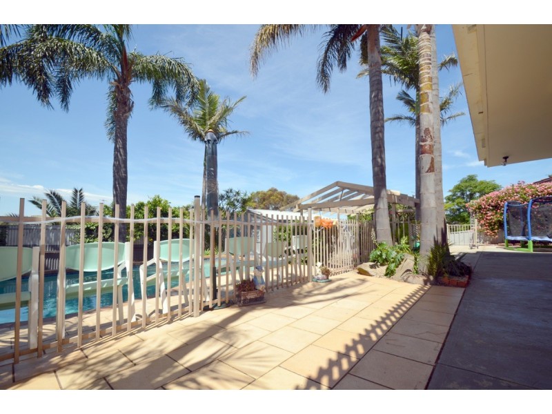 23 Trelawney Crescent, Huntfield Heights SA 5163