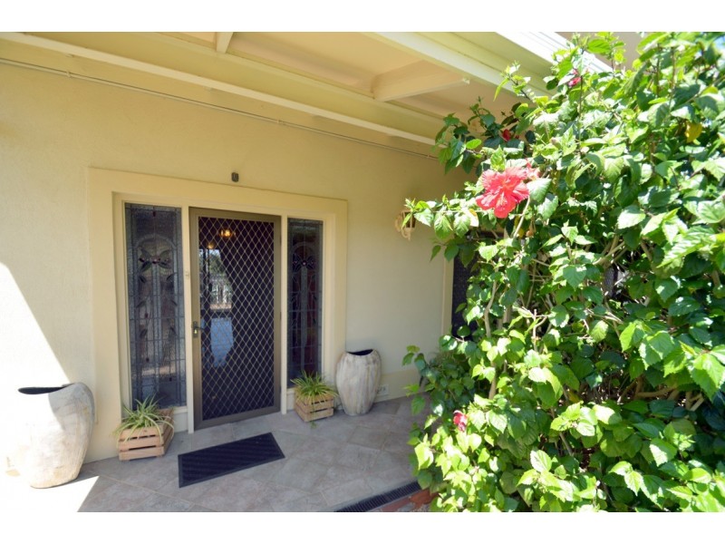 23 Trelawney Crescent, Huntfield Heights SA 5163