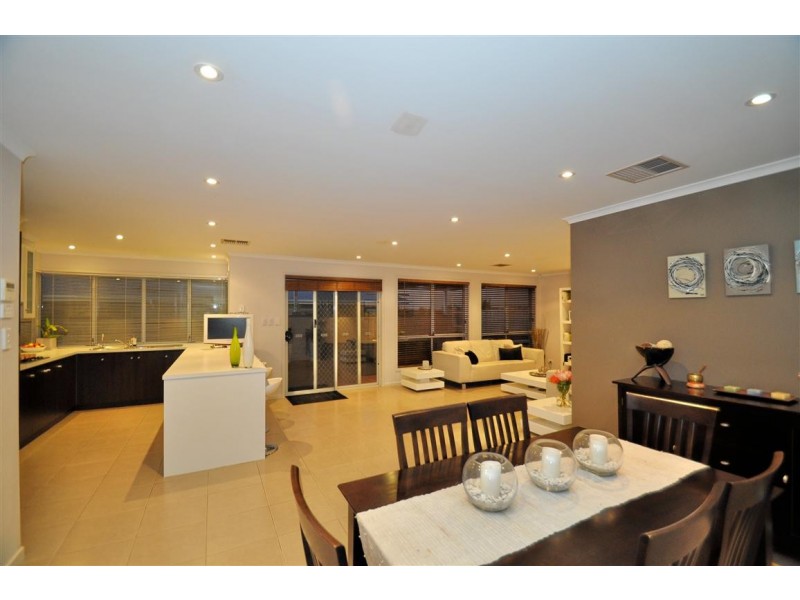 114 Grand Boulevard, Seaford Rise SA 5169