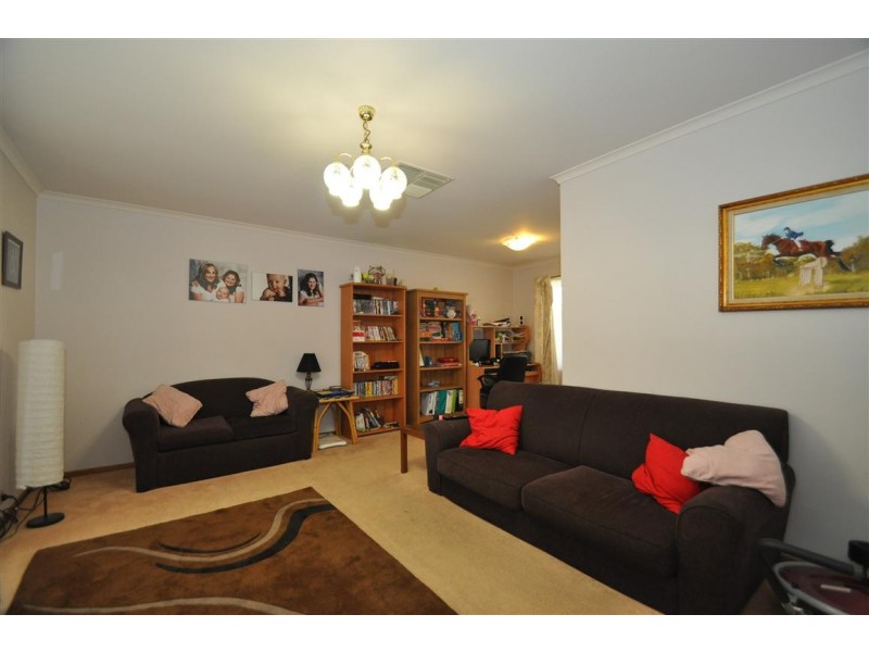 11 Aish Court, Woodcroft SA 5162