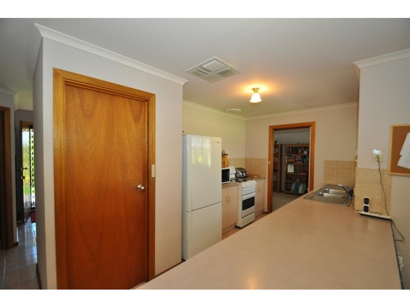 11 Aish Court, Woodcroft SA 5162
