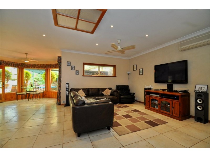 3 Caspian Court, Woodcroft SA 5162