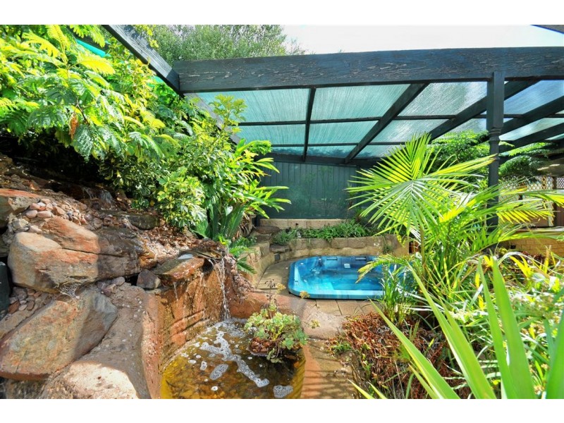 3 Caspian Court, Woodcroft SA 5162